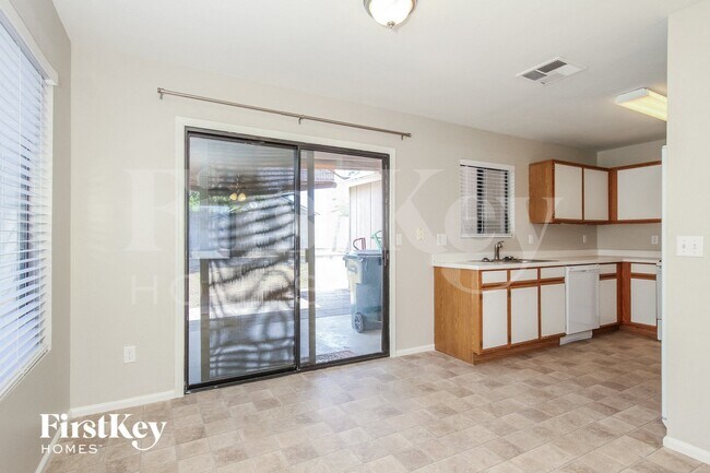 Foto del edificio - 3132 W Robin Ln