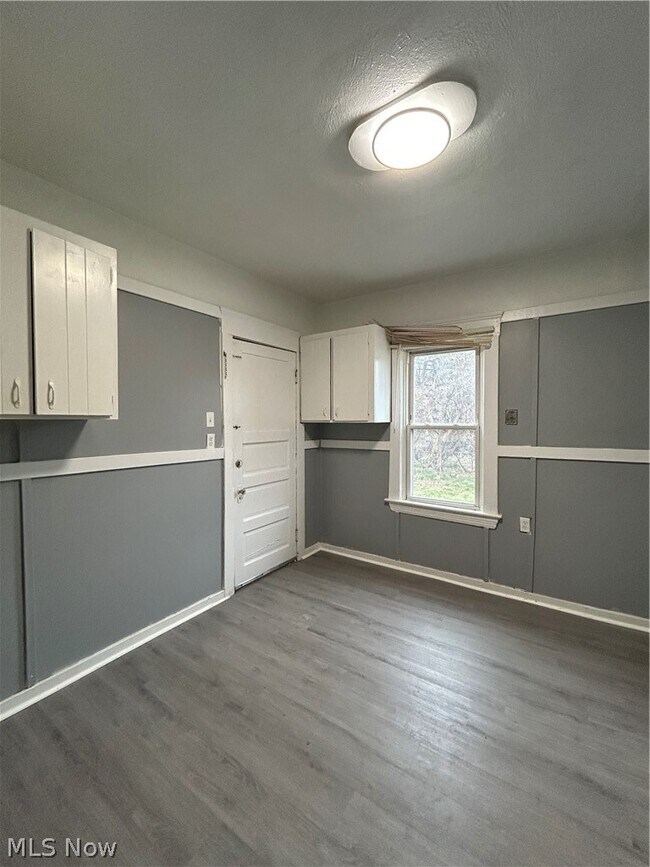 Foto del edificio - 3448 E 69th St