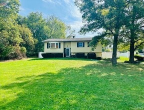 Building Photo - 26 Elizabeth Ave