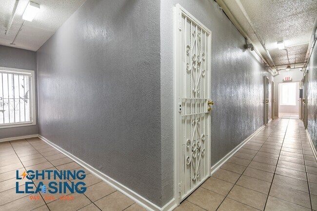 Foto del edificio - 5120 S Avalon Blvd