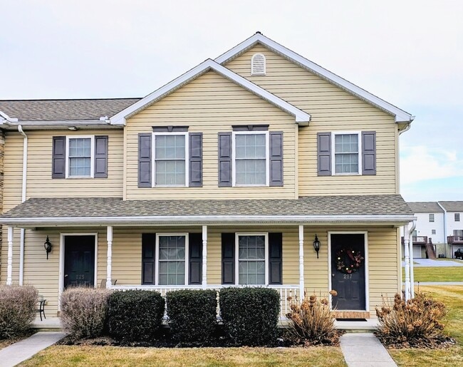 Building Photo - 227 Limestone Dr