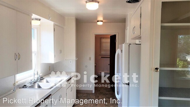 Building Photo - 1 br, 1 bath House - 2101 1/2 Trenton Ave