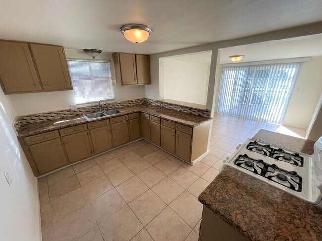 Building Photo - Downtown Home with Large Deck and OCEAN VI...