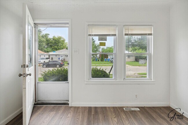 Foto del edificio - 8440 Orchard Ave