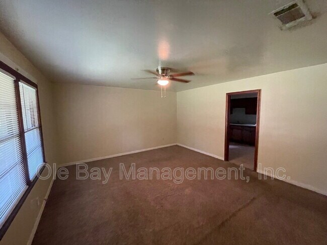 Building Photo - 1815-B Ogburn Ave