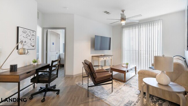 Foto del edificio - 1001 S Center St