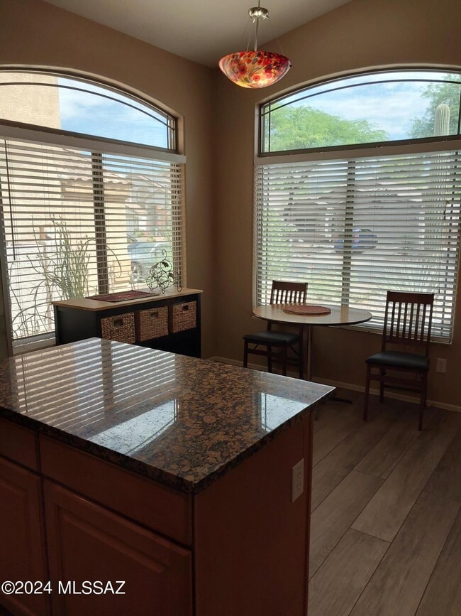 Building Photo - 9674 E Country Ct