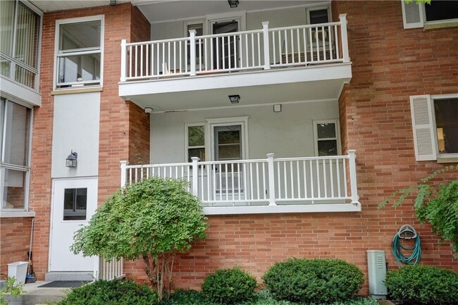 Building Photo - 2405 East Ave