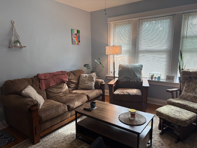 Foto del edificio - 5225 Bancroft Ave