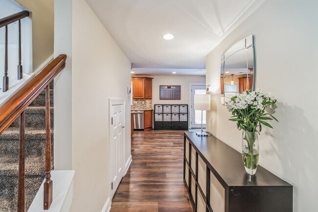 Building Photo - 5 Bedroom 2.5 Bath Single Home in Lafayette Hill, PA!