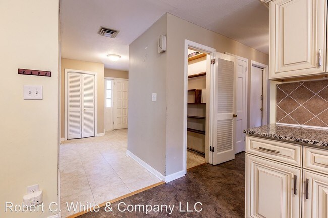 Building Photo - 4 br, 3 bath House - 44 Burnwood Drive