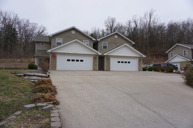 Building Photo - 706 & 708 Hillside Dr.
