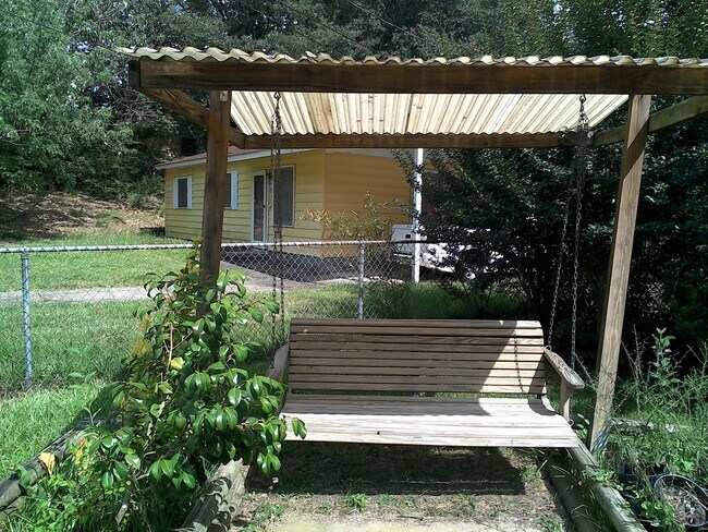 Foto del edificio - **UPCOMING**East Columbus 3 bedroom/1 bath...