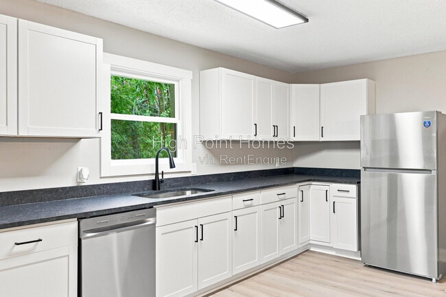 Foto del edificio - 114 Alpine Dr