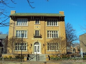 Building Photo - 515 N Church St