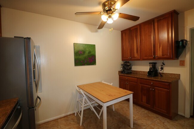 Building Photo - COMING SOON - 4Bed/2.5Bath Raised Rambler in Bannockburn near Glen Echo Park!