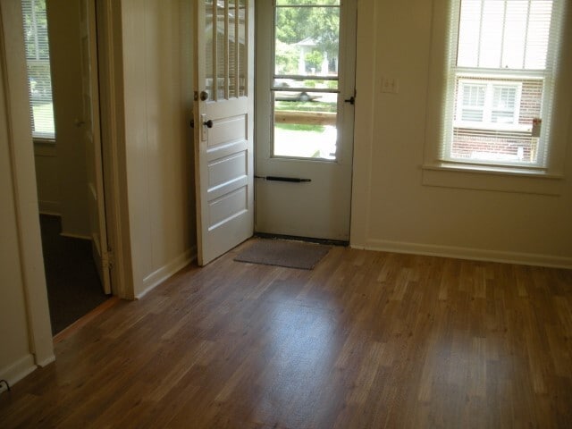 Building Photo - 2 Bedroom / 1 Bath Garage Apt Kingsport, TN