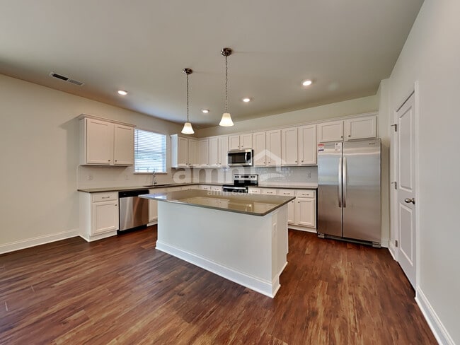 Foto del edificio - 768 Carnaby Ln