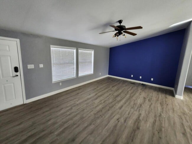 Building Photo - 1 Diane Ct
