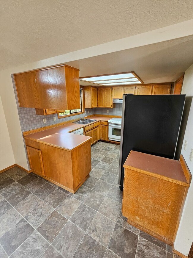 Foto del edificio - 1097 Summer Breeze Dr N