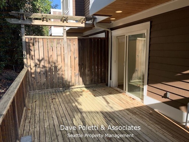 Foto del edificio - 4509 40th Ave NE