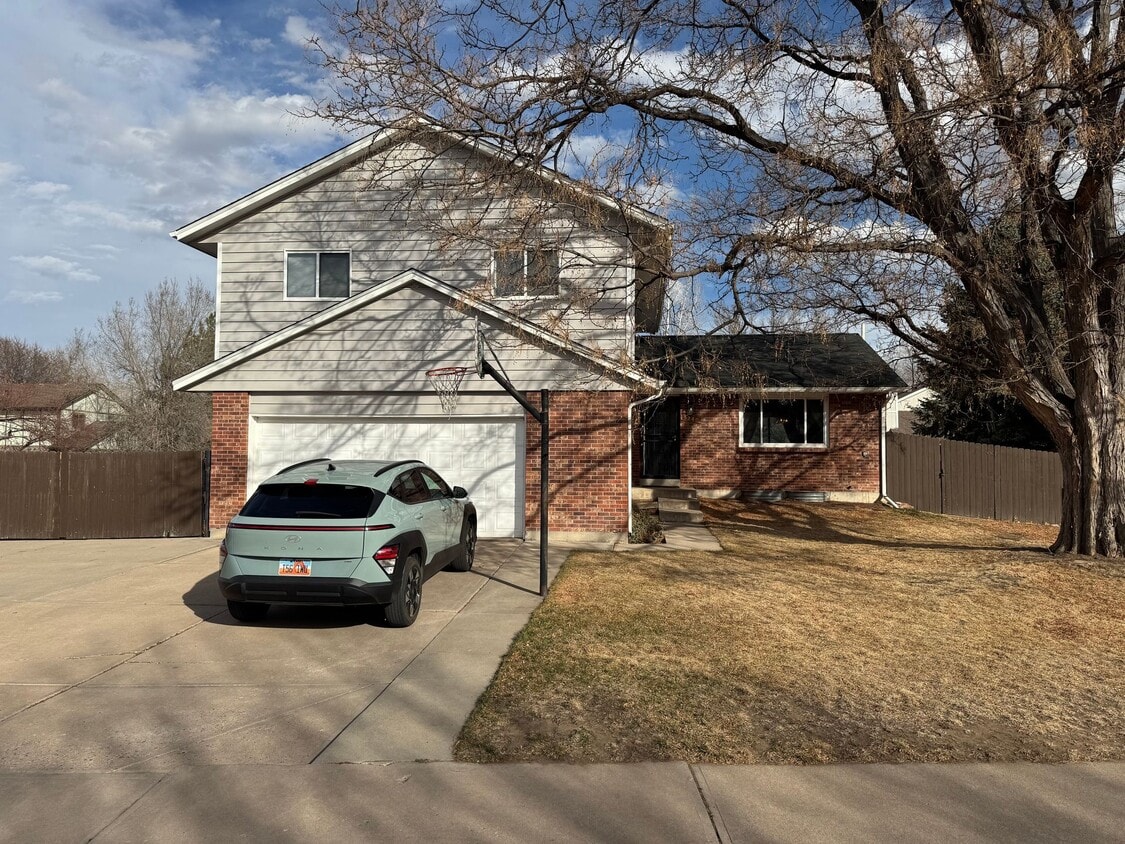 Room for Rent – Bear Valley, Denver | $1,000/month (Bills Included) - Room for Rent – Bear Valley, Denver | $1,000/month (Bills Included)
