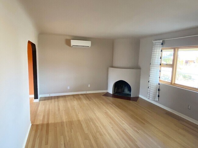 Foto del edificio - Beautiful Nob Hill Home with gourmet kitch...