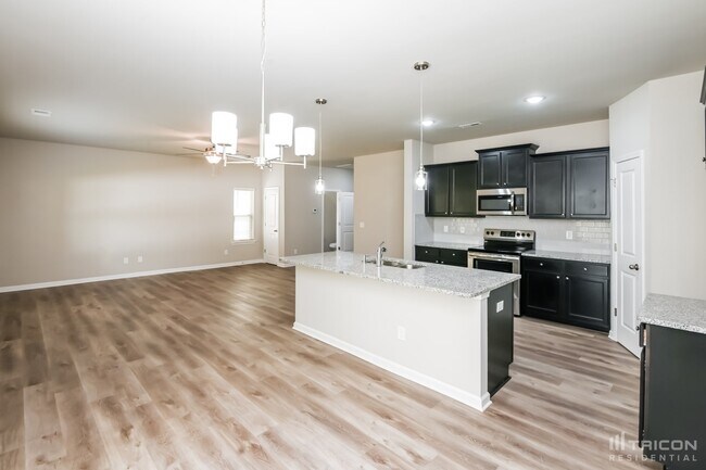 Building Photo - 139 Spring Knoll Dr