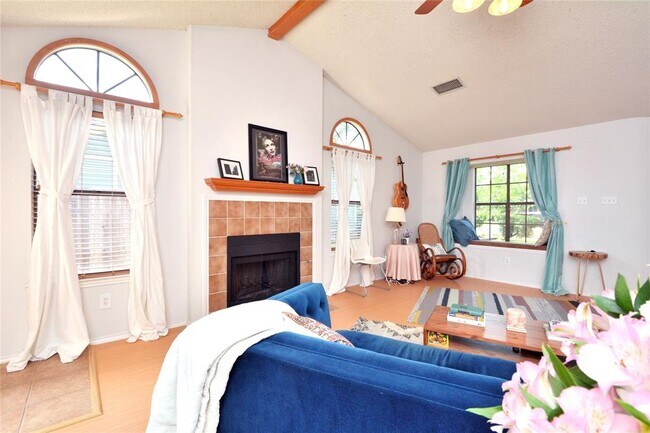 Building Photo - 3013 Cottonweed Trail