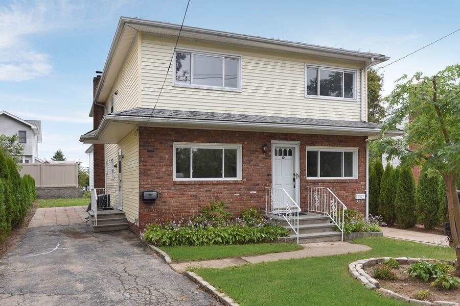 Building Photo - Port Washington Rental