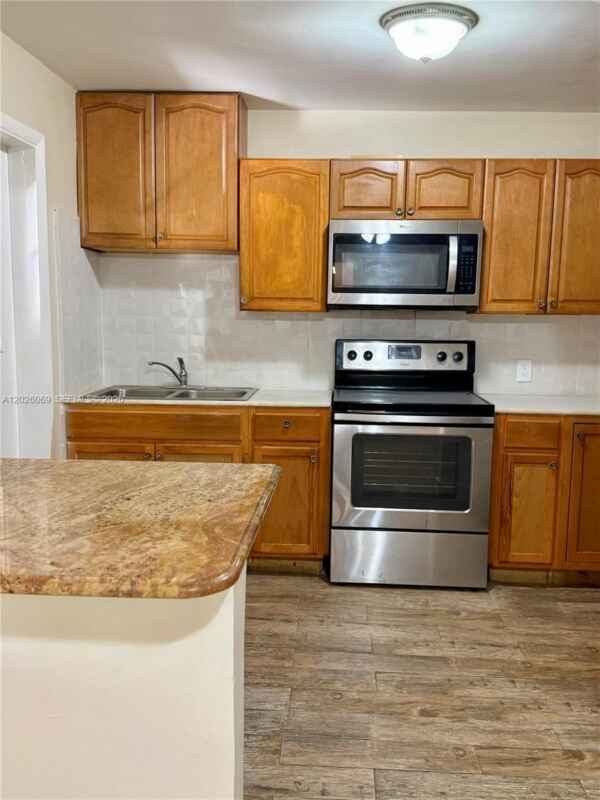 Foto del edificio - 1251 NW 29th Terrace