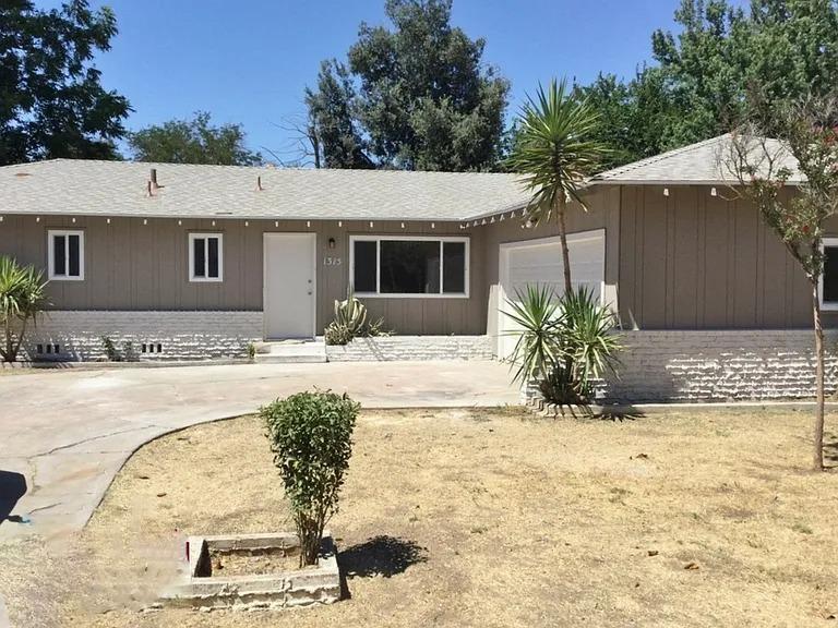 Primary Photo - 1315 E Olive Ave