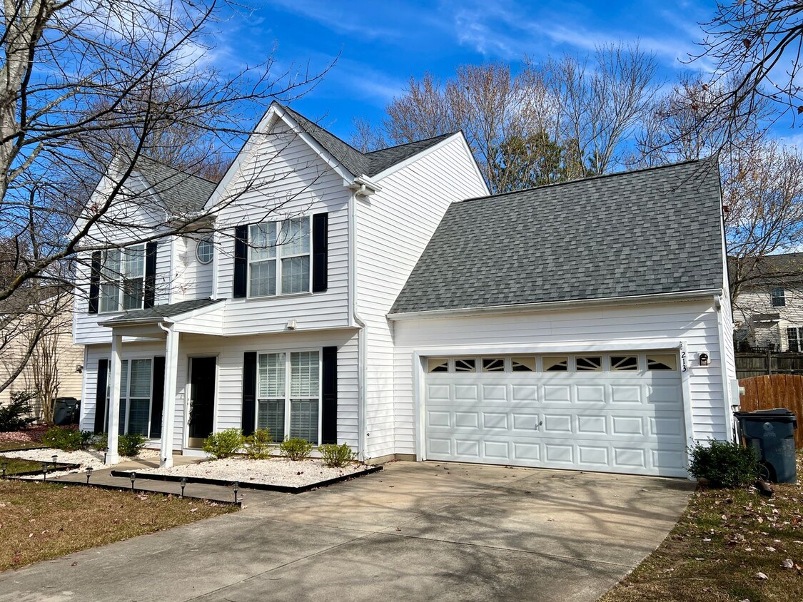 Primary Photo - Spacious 4 Bed | 2.5 Bath Home in Apex wit...