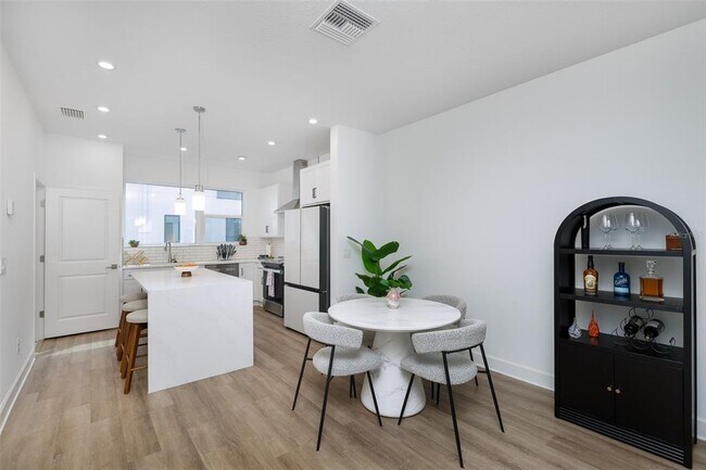 Foto del edificio - 317 15th St N