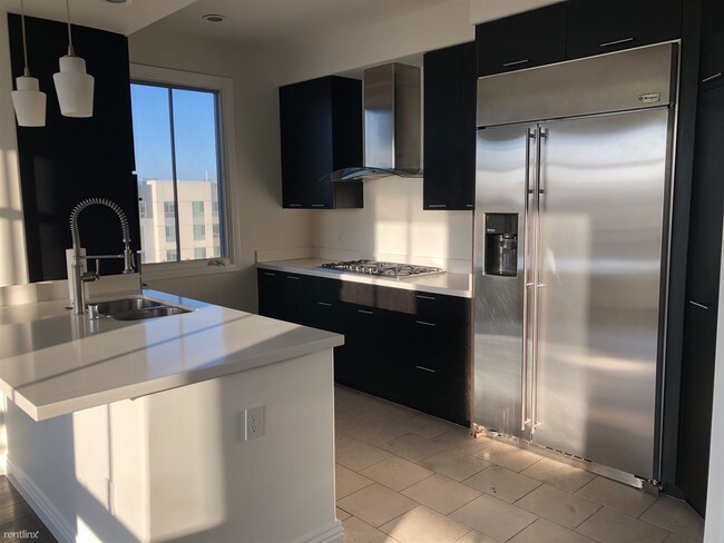 Building Photo - 2 br, 2.5 bath Condo - The Excelsior at th...