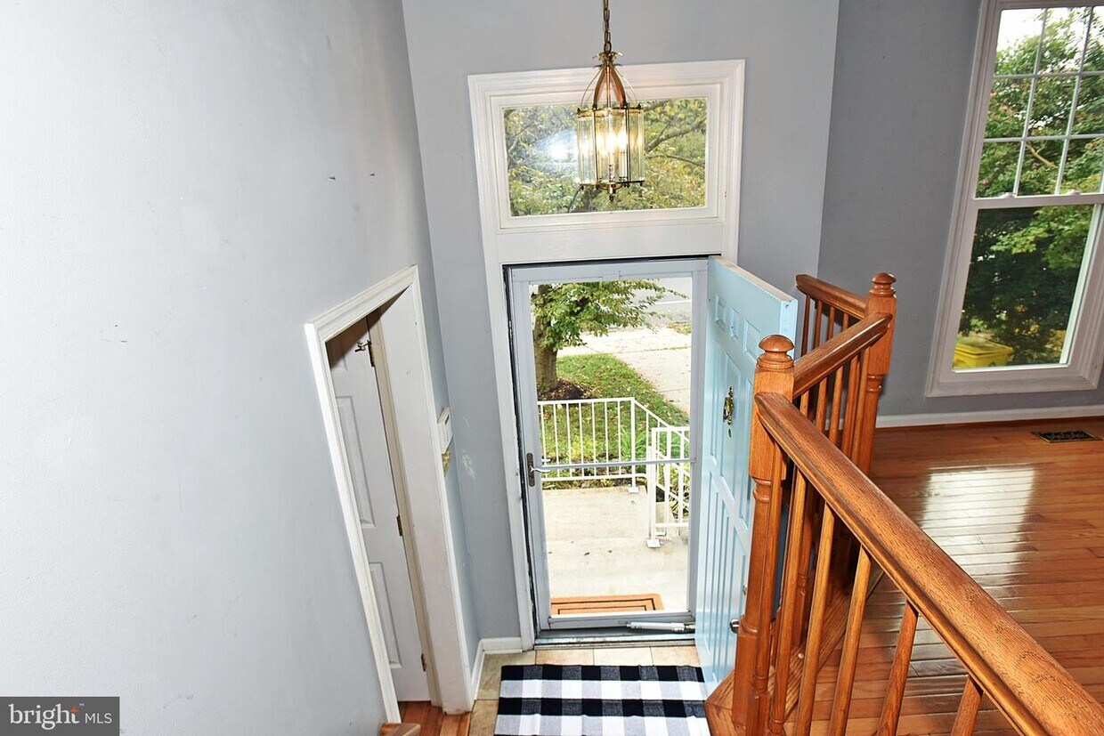 Foto principal - 7932 Carriage Dr