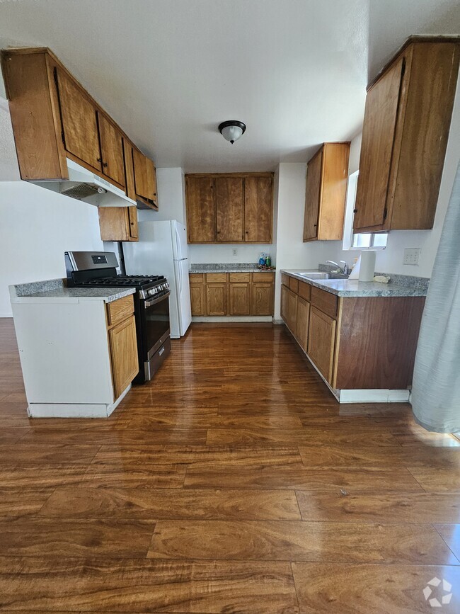 Building Photo - 4420 W 169th St
