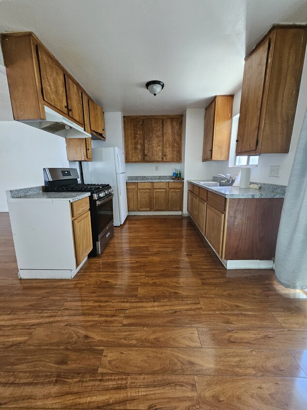 Primary Photo - 4420 W 169th St