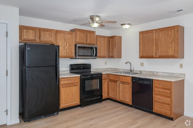 3601 Kingston, 2 habitaciones, 2 baños - 1025 pies cuadrados - Cocina - Hidden Oaks Apartments