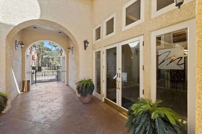 Building Photo - Luxurious 1-Bedroom Condo Just Steps from ...