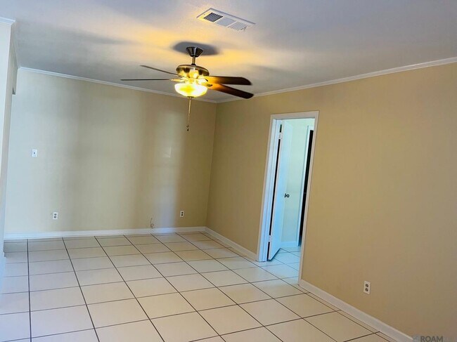 Foto del edificio - 308 Alexander Dr