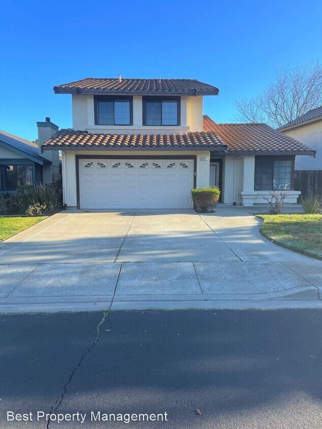Primary Photo - 4 br, 3 bath House - 32725 Hilmar Street