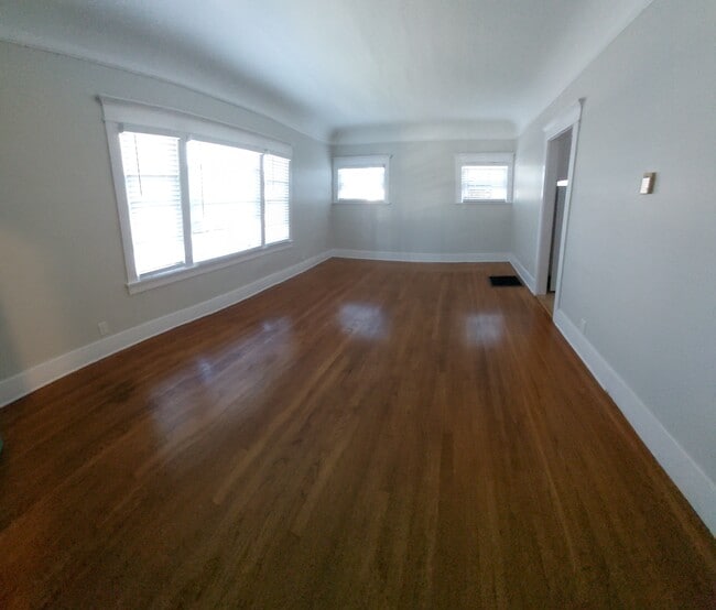 Building Photo - 1335 2nd St