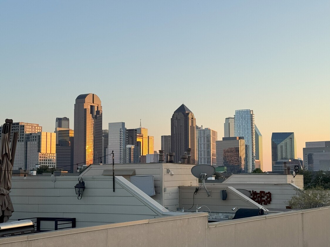 Foto principal - 2411 N Hall St