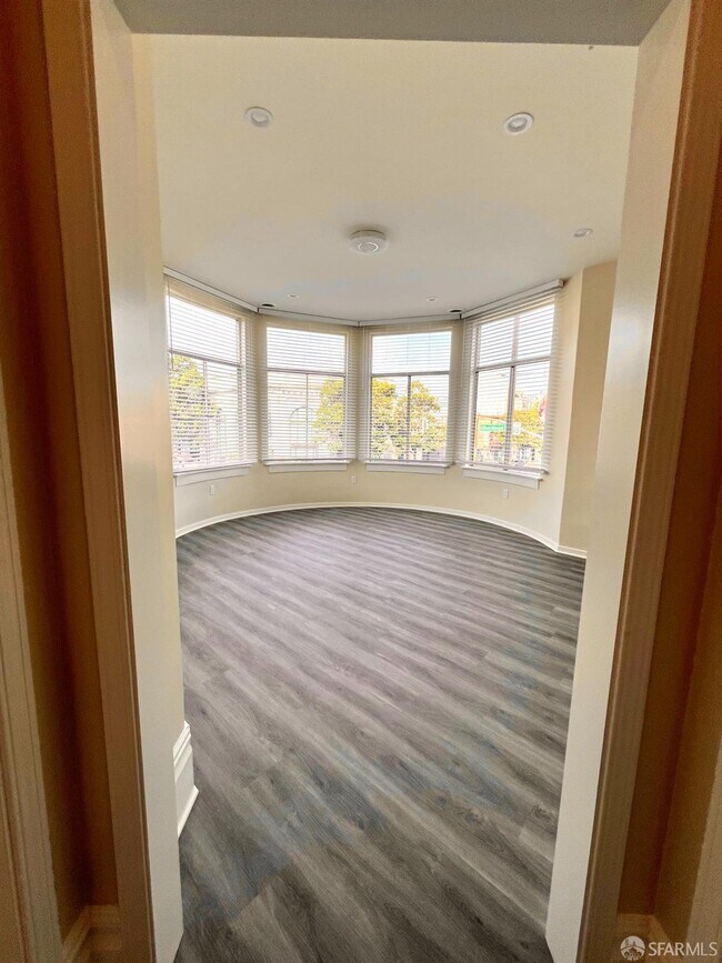 Foto del edificio - 1103 Valencia St