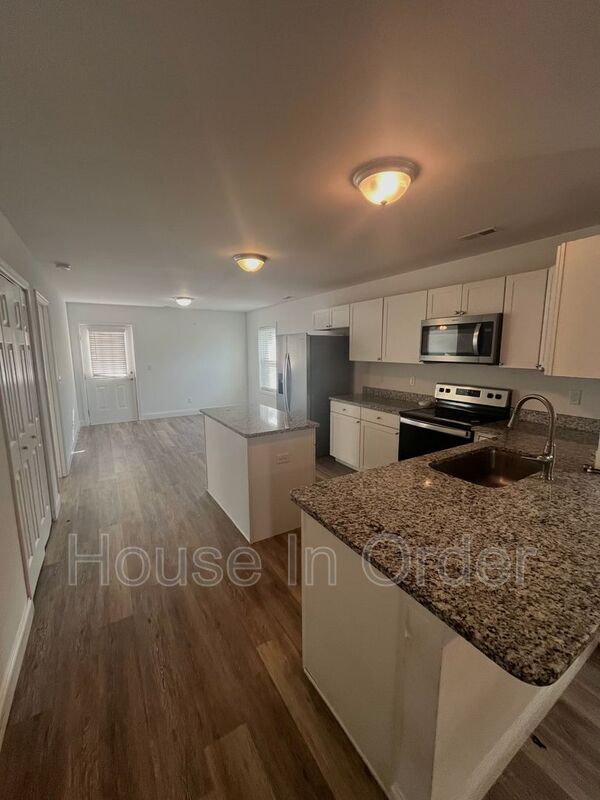 Building Photo - 60 Patriot Pl