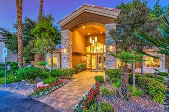 Building Photo - Estancia