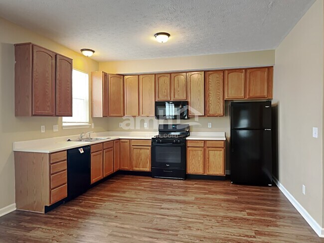 Foto del edificio - 6534 Amherst Way