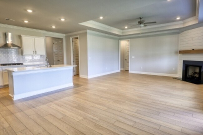 Building Photo - 188 Clift Crk Dr