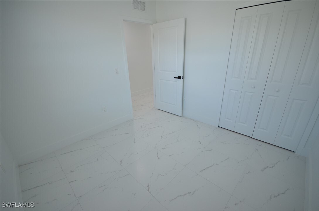 Primary Photo - 2132 Barker Blvd